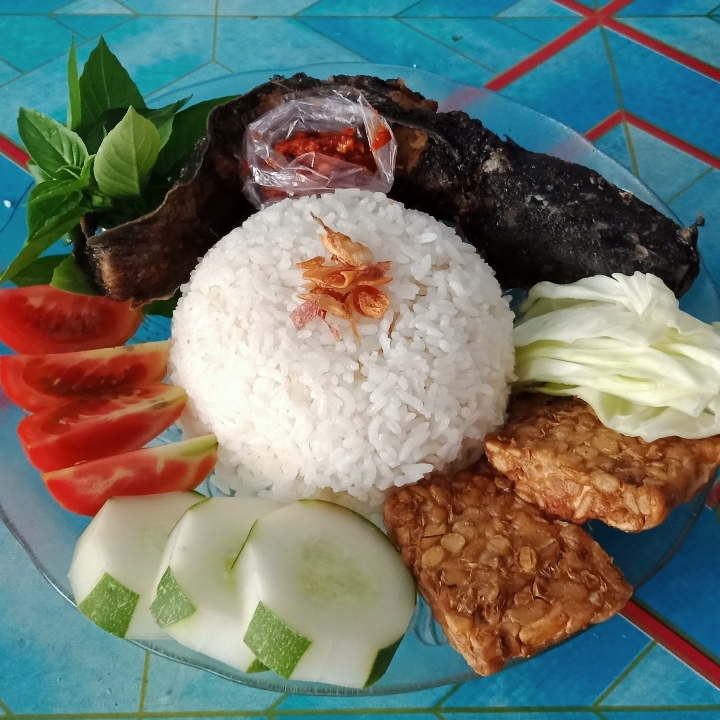 Nasi Lele Lalapan