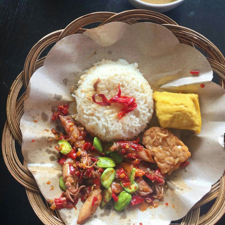 Nasi Liwet Cumi Asin Pete Balado