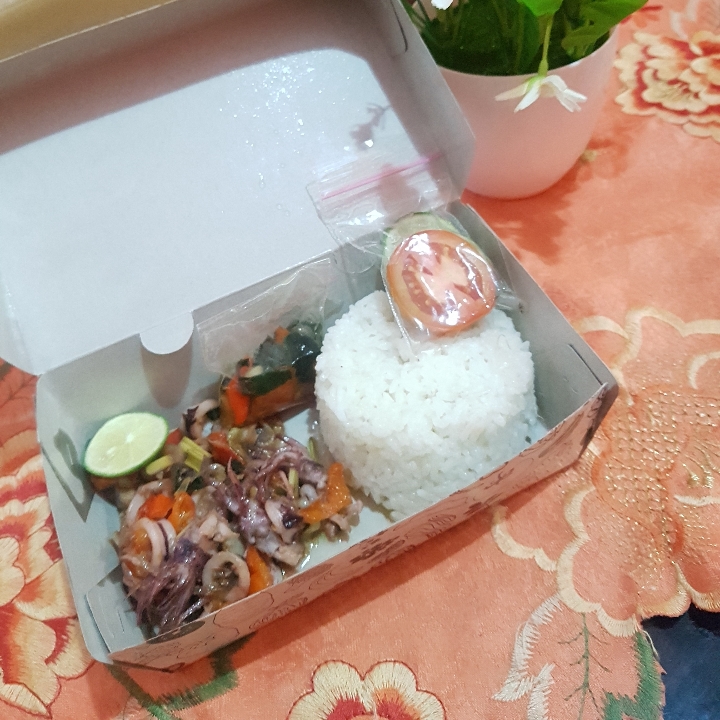 Nasi Liwet Cumi Sambal Matah 