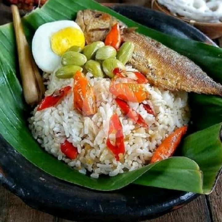 Nasi Liwet Ikan Asin Peda