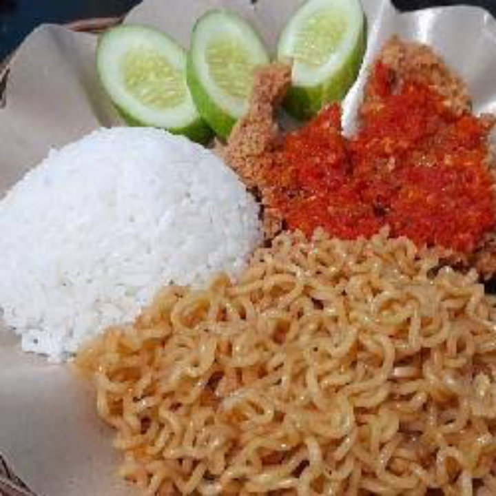 Nasi Mie Ayam Geprek