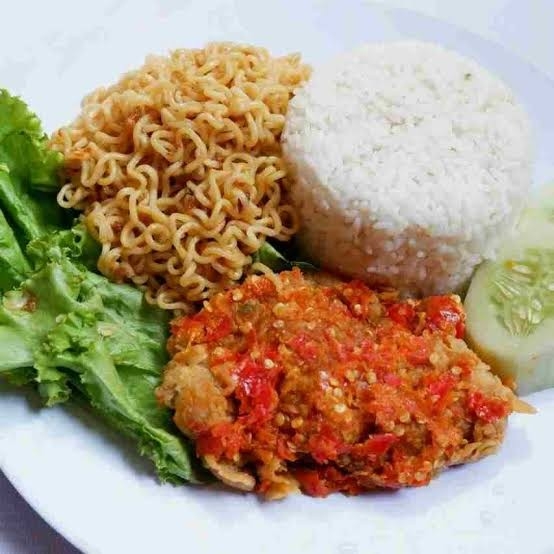 Nasi Mie Ayam Geprek 