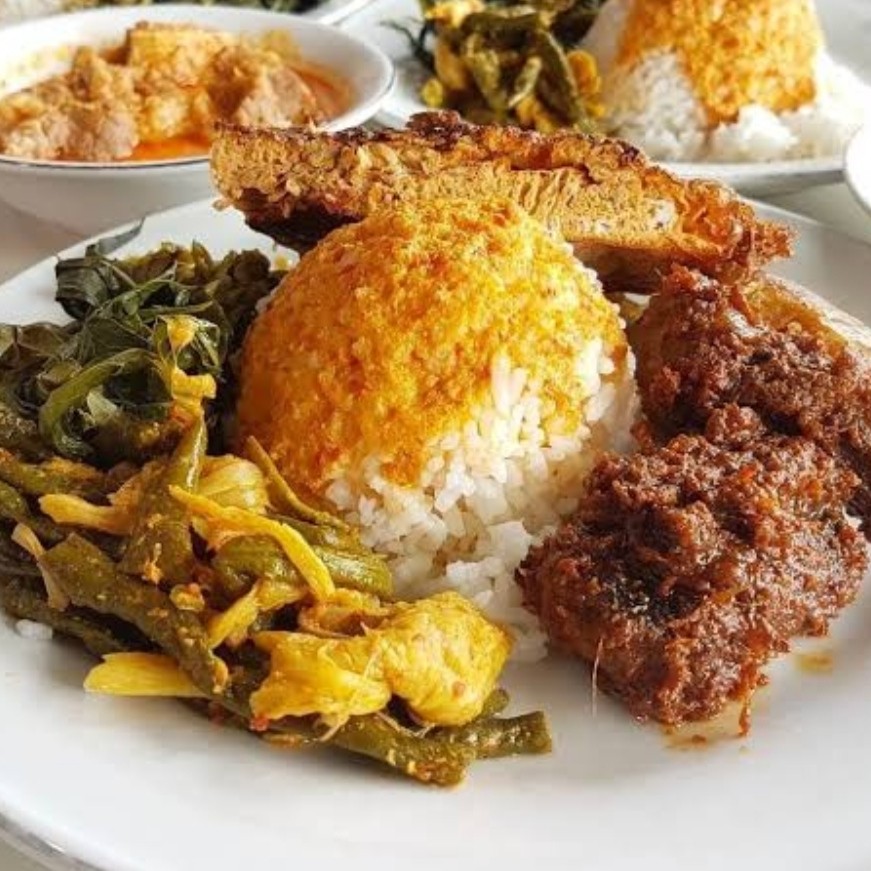 Nasi  Bungkus Rendang Telor Dadar