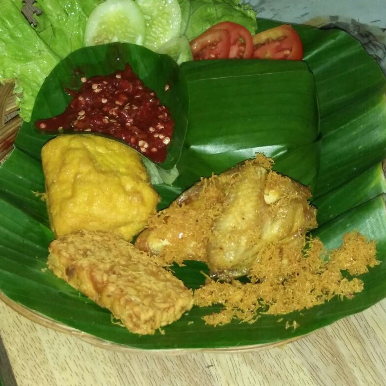 Nasi Paket Ayam