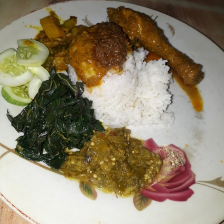 Nasi Paket Ayam Gulai