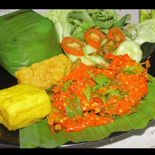 Nasi Paket Ayam Sambal Merah