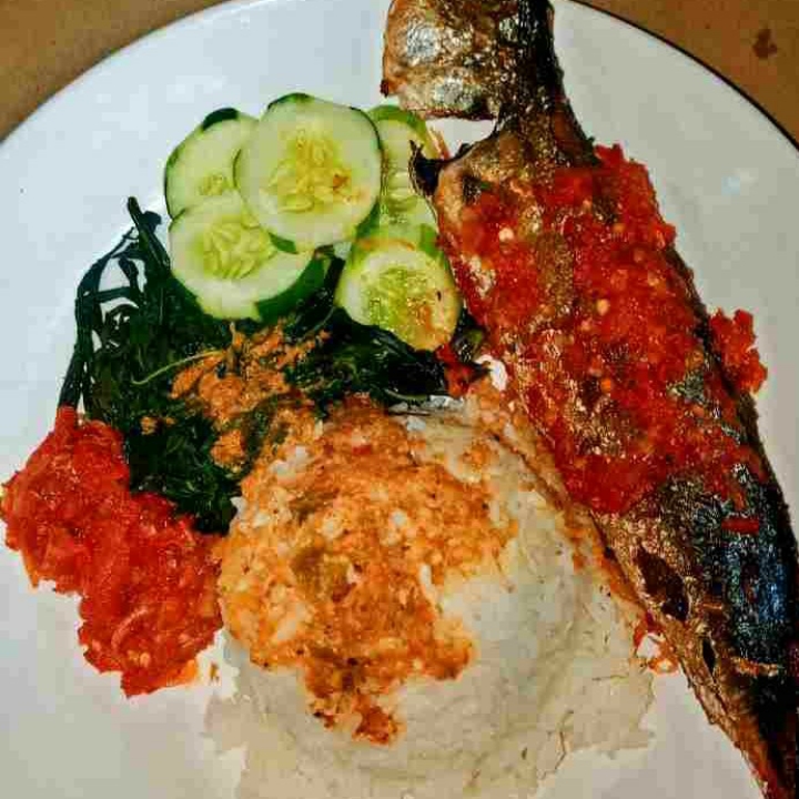 Nasi Paket Ikan Kembung Balado