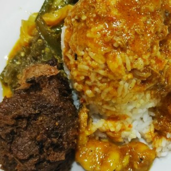 Nasi Paket Rendang Bungkus