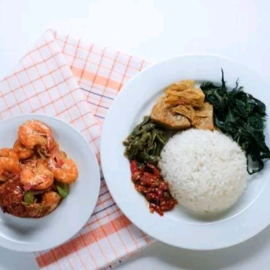 Nasi Paket Udang Balado