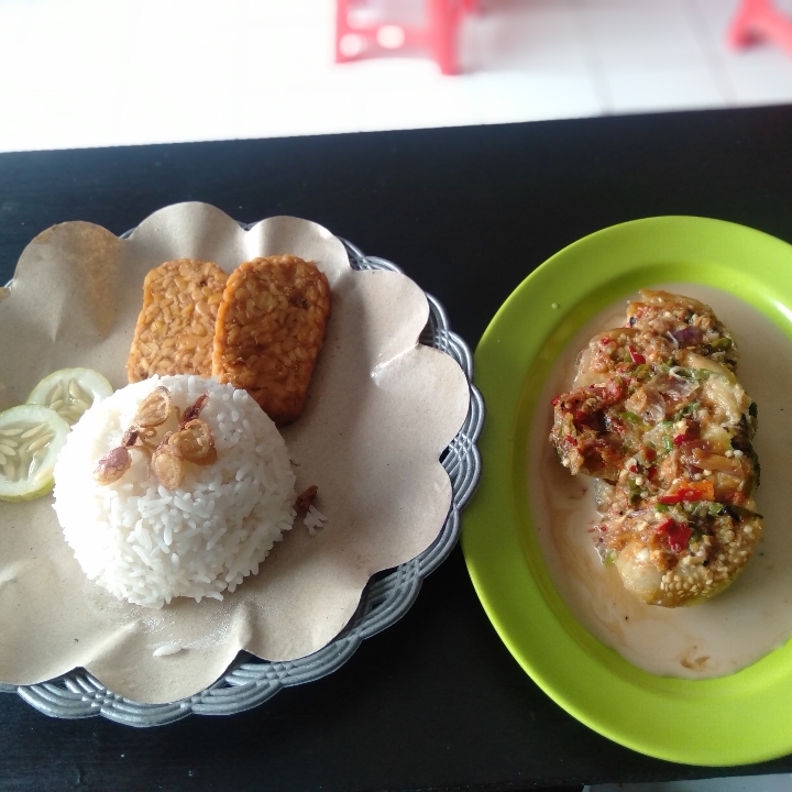 Nasi Pecak Terong Pati