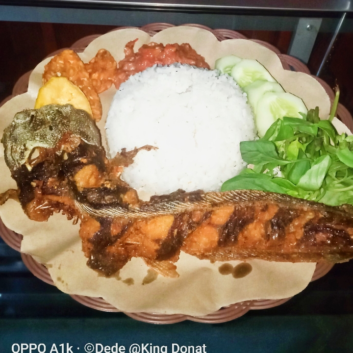 Nasi Pecel Lele Lalaban