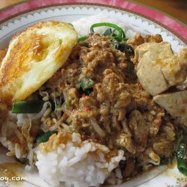 Nasi Pecel Telur