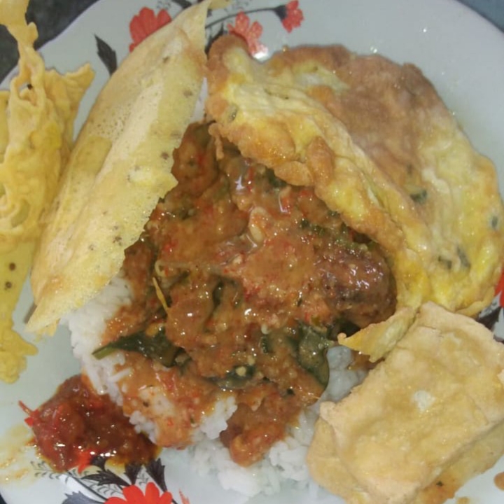 Nasi Pecel Telur