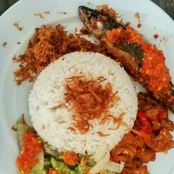 Nasi Pedas Sakral Ikan Pindang