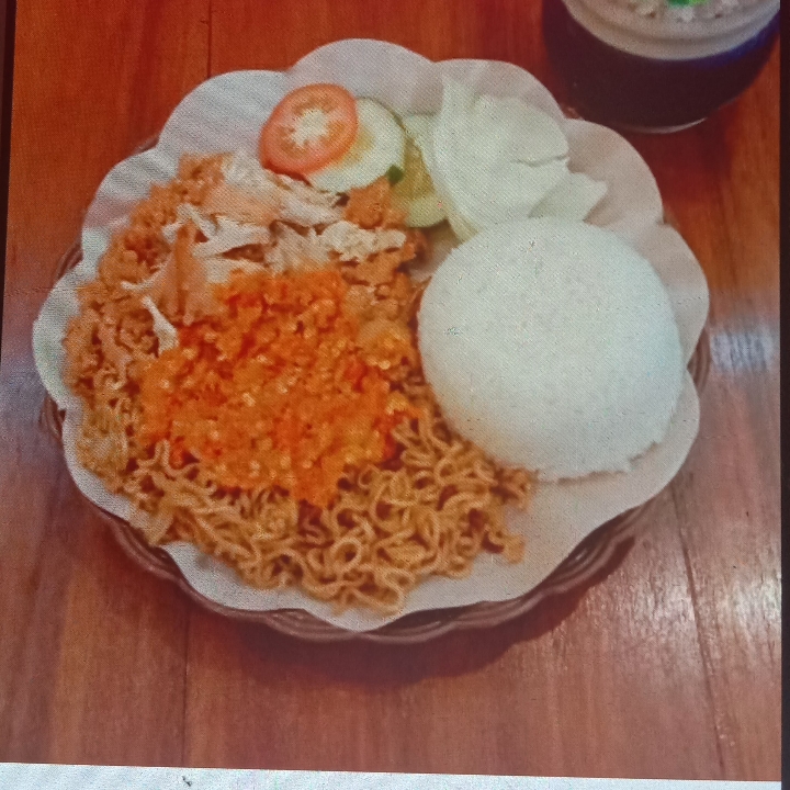 Nasi Plus Mi Ayam Geprek