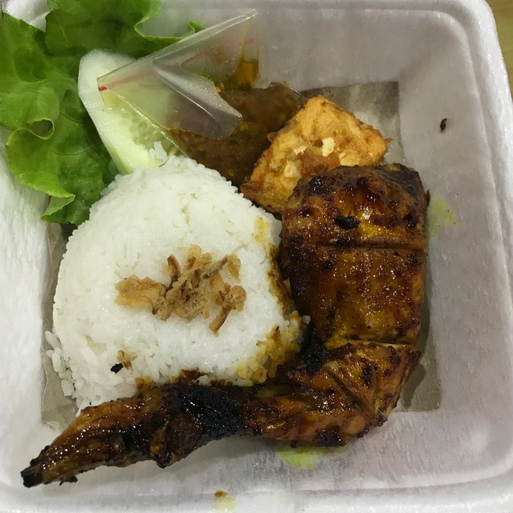 Nasi Putih Ayam Bakar