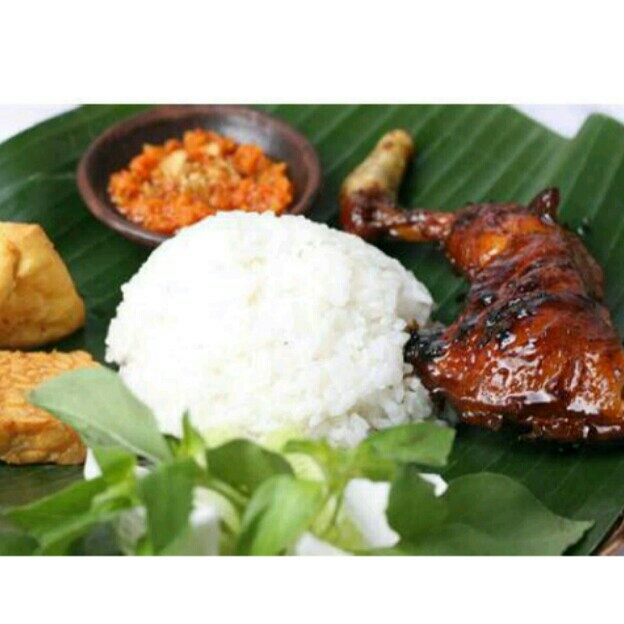 Nasi Putih Ayam Goreng