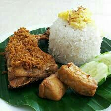 Nasi Putih Ayam Goreng