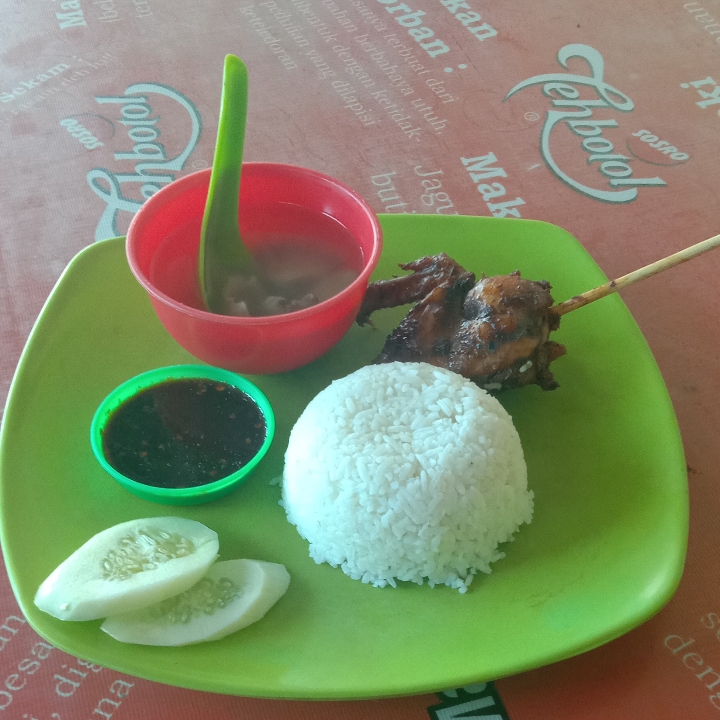 Nasi Putih Dan Ayam Bakar