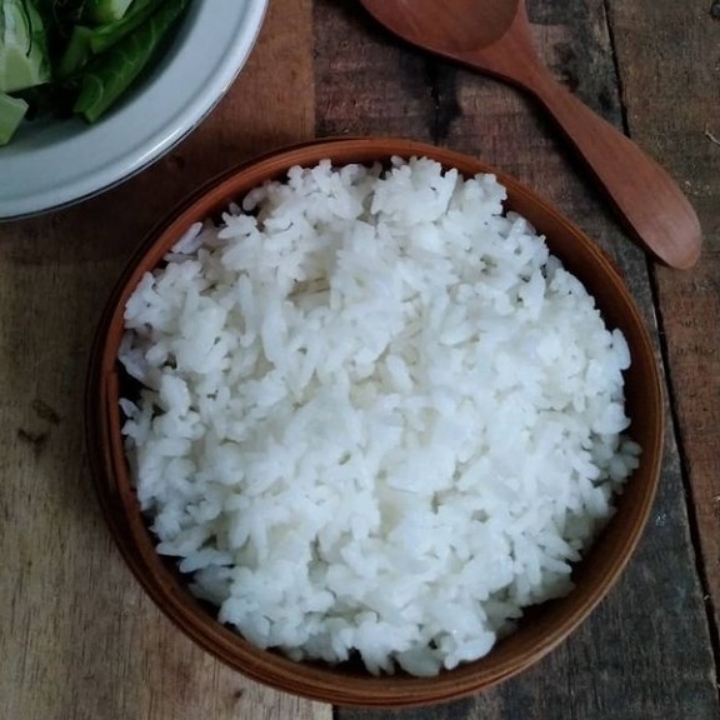 Nasi Putih Dan Lalapan