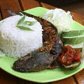 Nasi Putih Lele Goreng