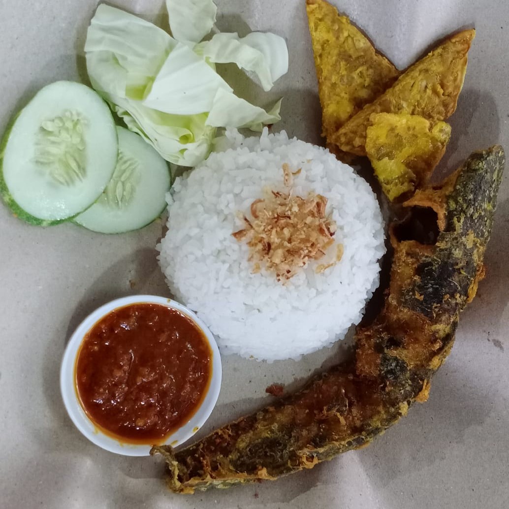 Nasi Putih Pecel Lele