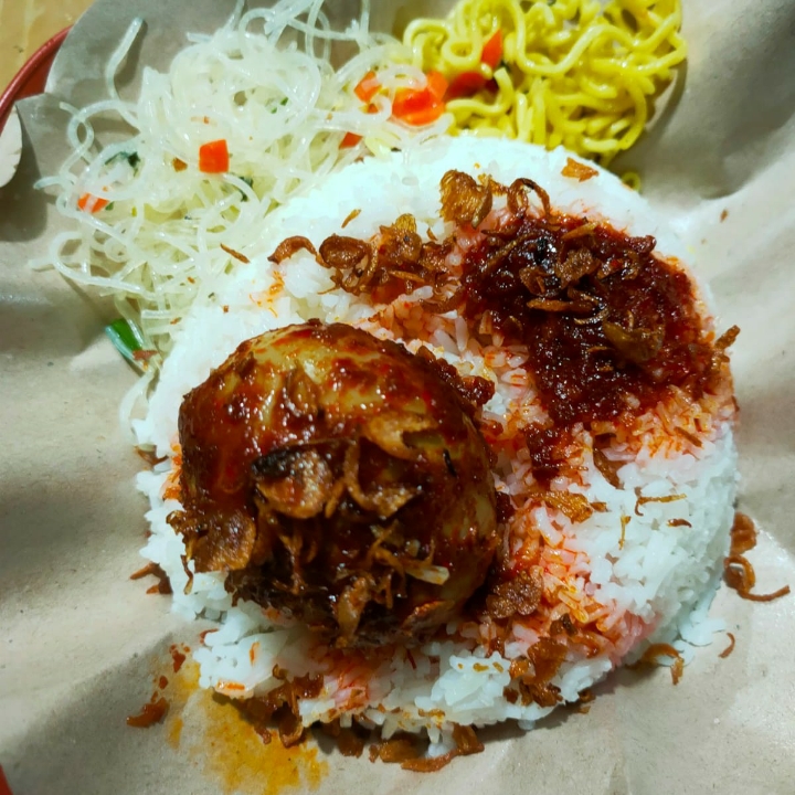 Nasi Putih Plus Telur