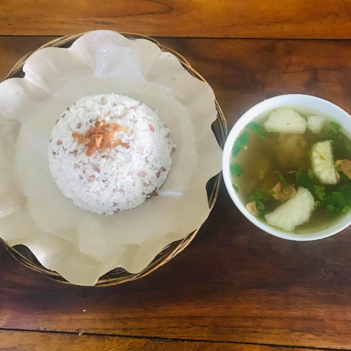 Nasi Putih Soto Babi