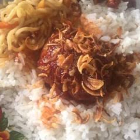 Nasi Putih Telur Masak Habang