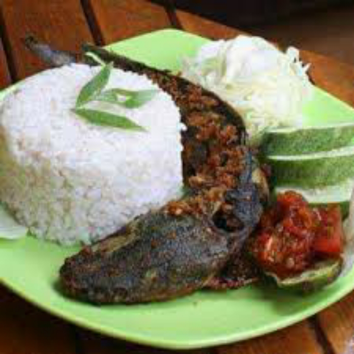 Nasi Sambal Lalapan Lele