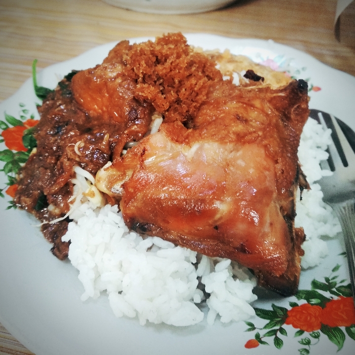 Nasi Tumpang Ayam Goreng