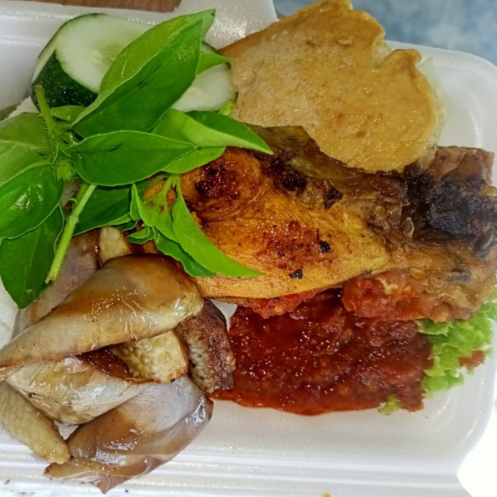 Nasi Sambelan Lalap Ikan Ayam Goreng