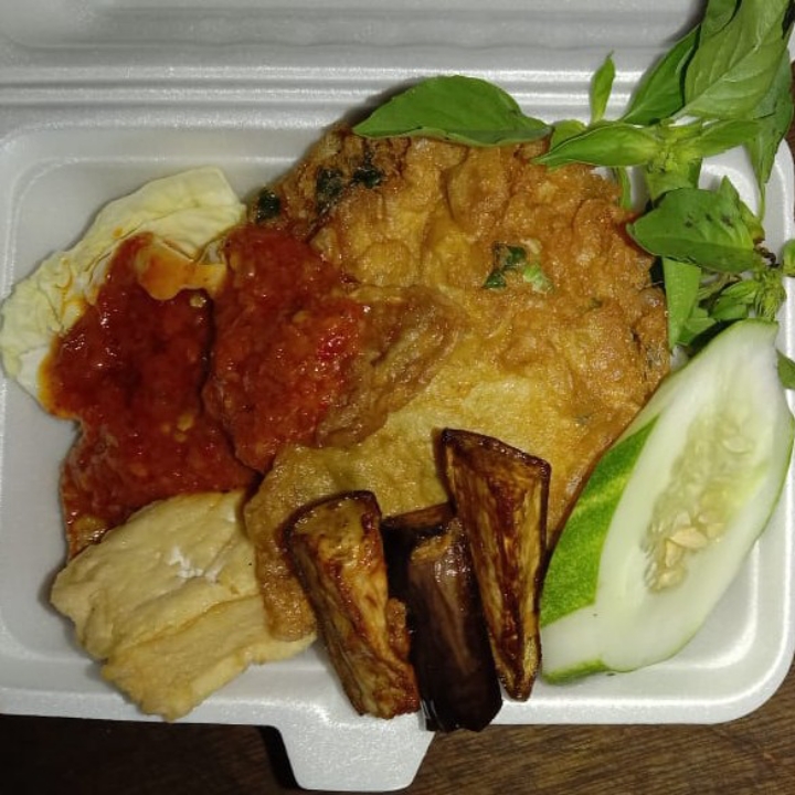 Nasi Sambelan Lalap Ikan Dadar Telur