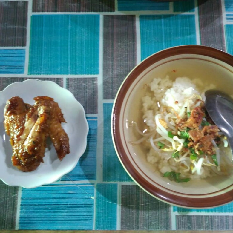 Nasi Soto Ayam Dan Sayap Pedas Manis