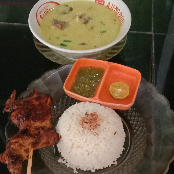 Nasi Soto Dan Ayam Bakar