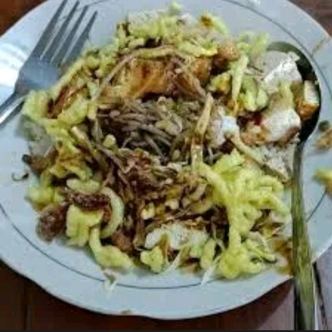 Nasi Tahu Campur