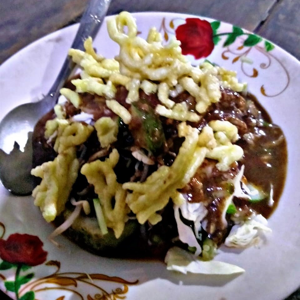 Nasi Tahu Campur