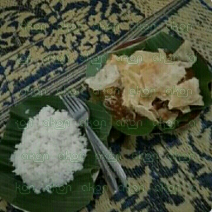 Nasi Tahu Telur Gimbal Udang Komplit