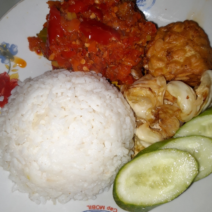 Nasi Telor Sambel Merah