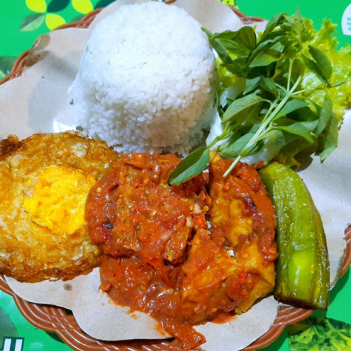 Nasi Telor Tempe Tahu Penyet