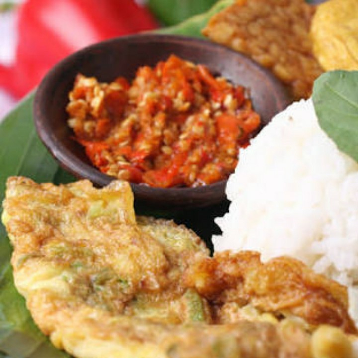 Nasi Telur Penyet