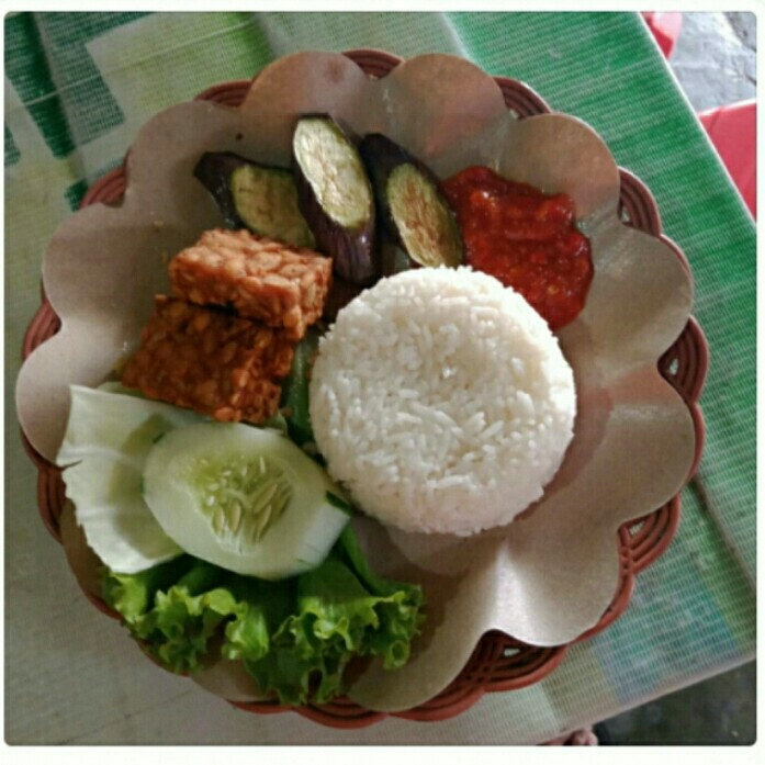 Nasi Tempe Penyet Pedes Enak