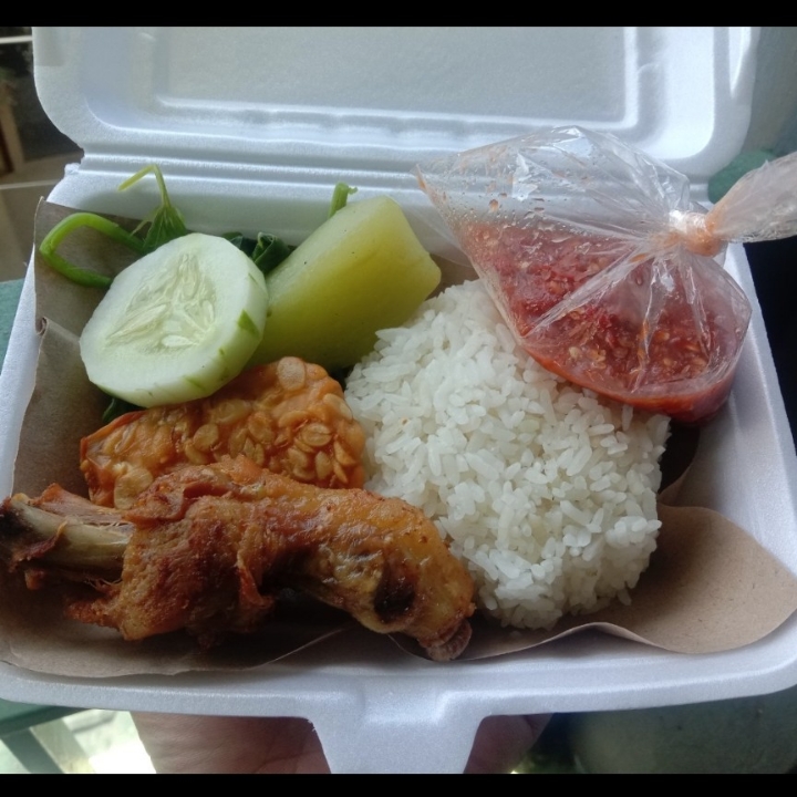 Nasi Tempong Ayam