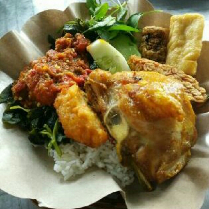 Nasi Tempong Ayam