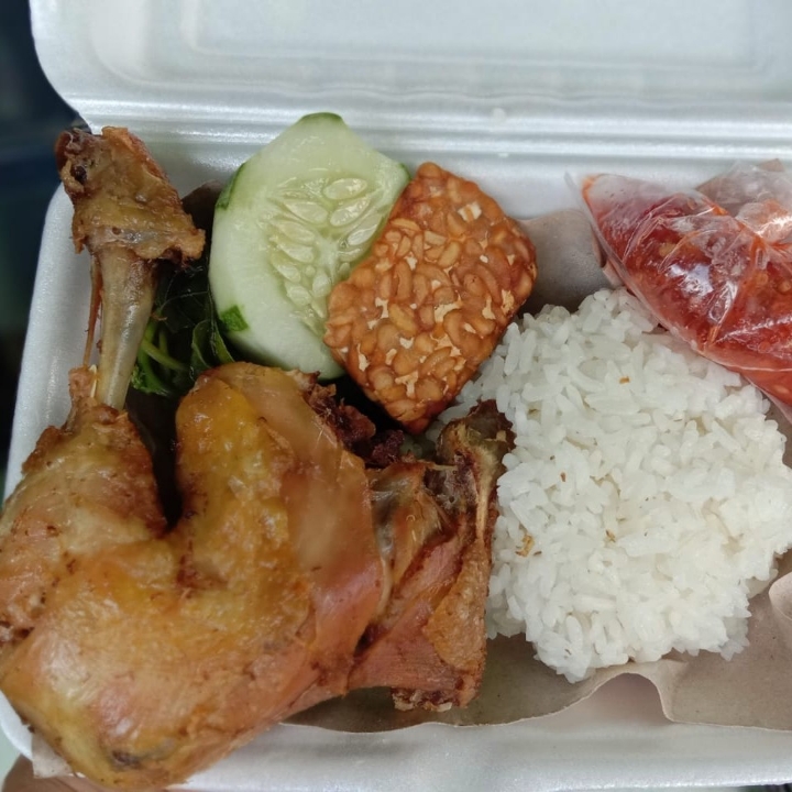 Nasi Tempong Ayam Besar