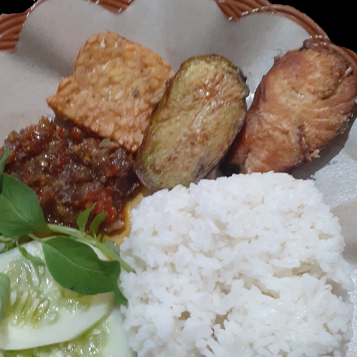 Nasi Tengiri Asap