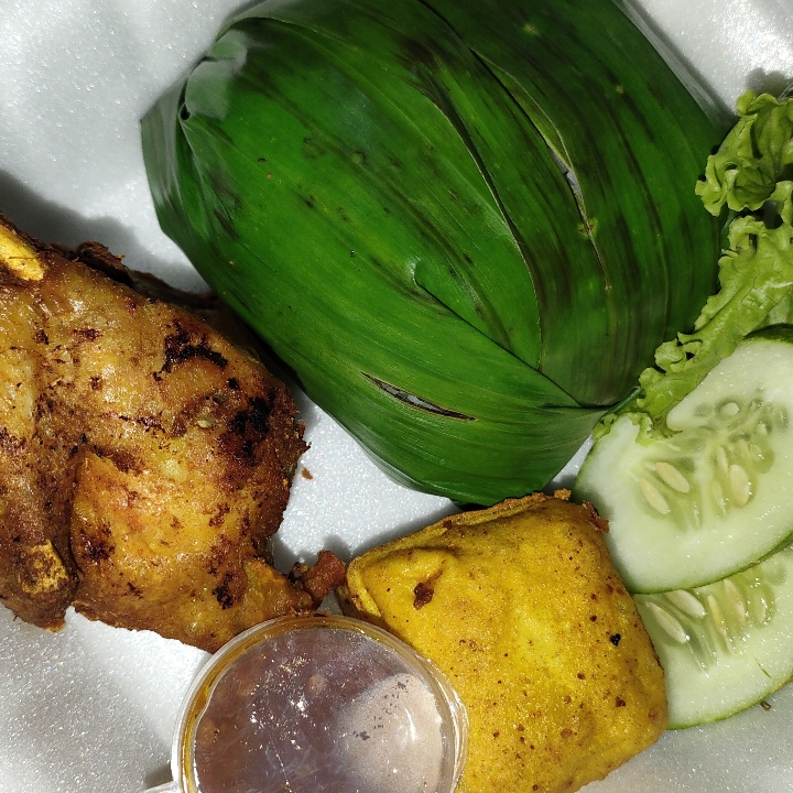 Nasi Timbel Ayam Goreng