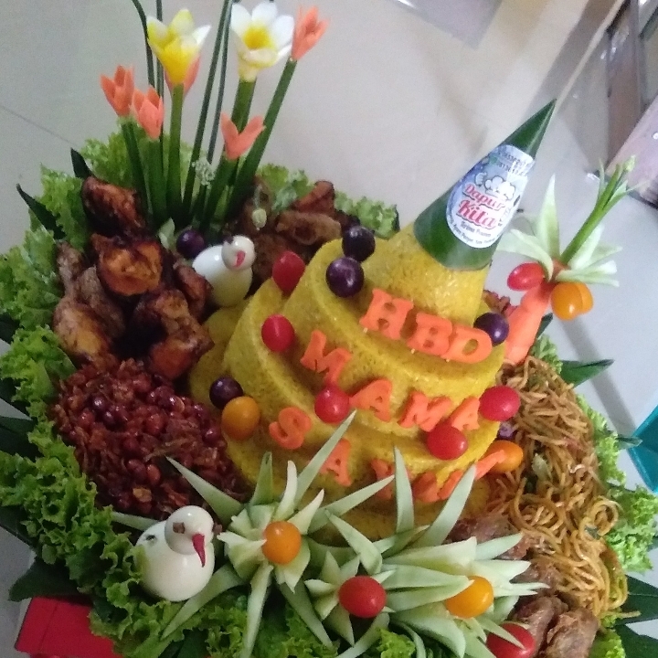 Nasi Tumpeng  2