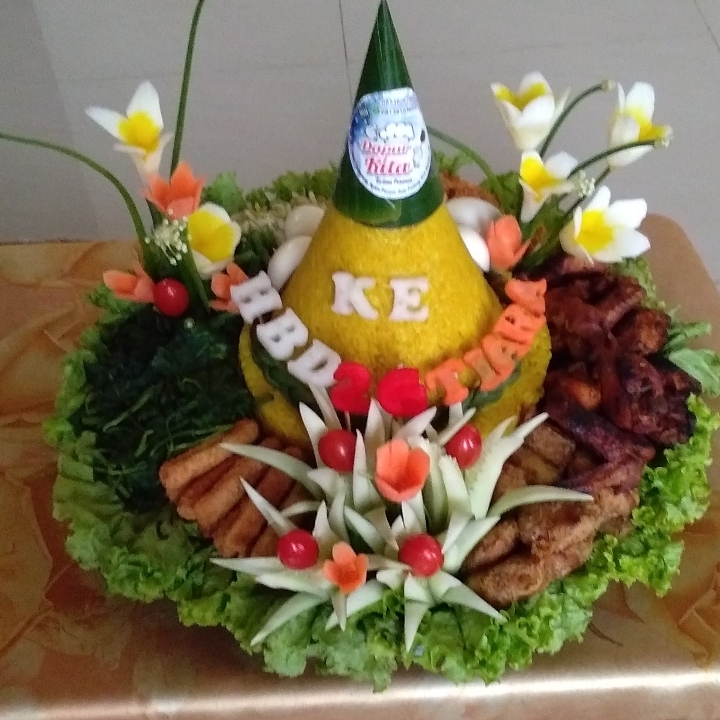 Nasi Tumpeng  3