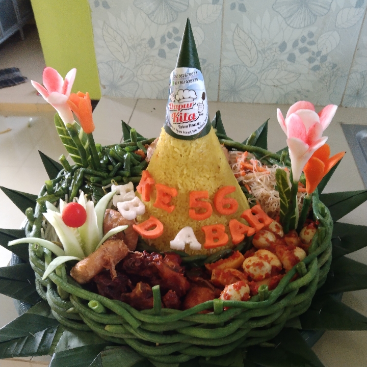 Nasi Tumpeng  4